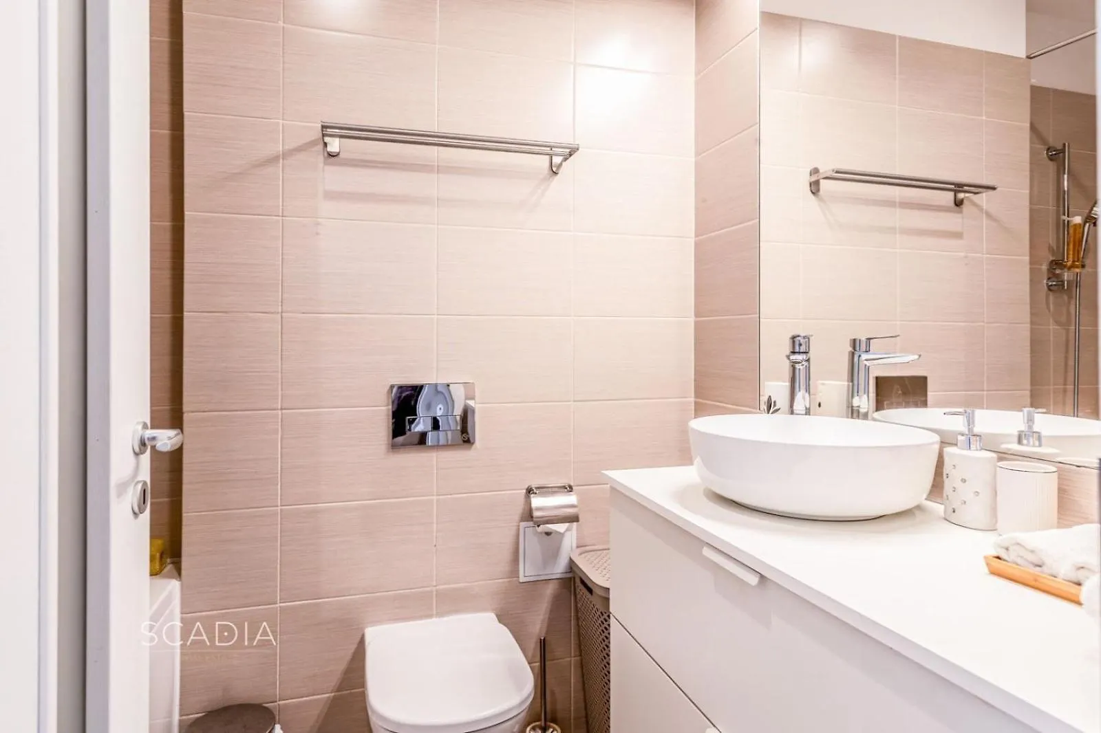 Apartament Elegant Si Confortabil ブカレスト ルーマニア